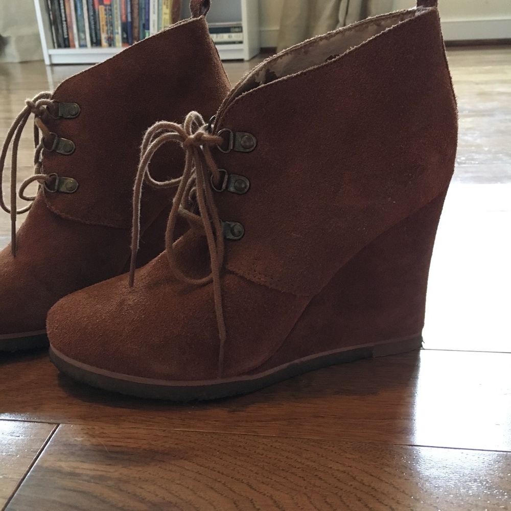 ⚡️sale⚡️Steve Madden Tanngoo Wedge Bootie